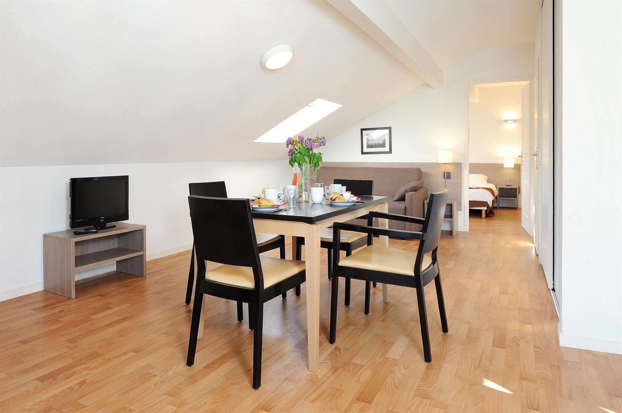 Residhome Geneve Prevessin Le Carre D'Or Phòng bức ảnh